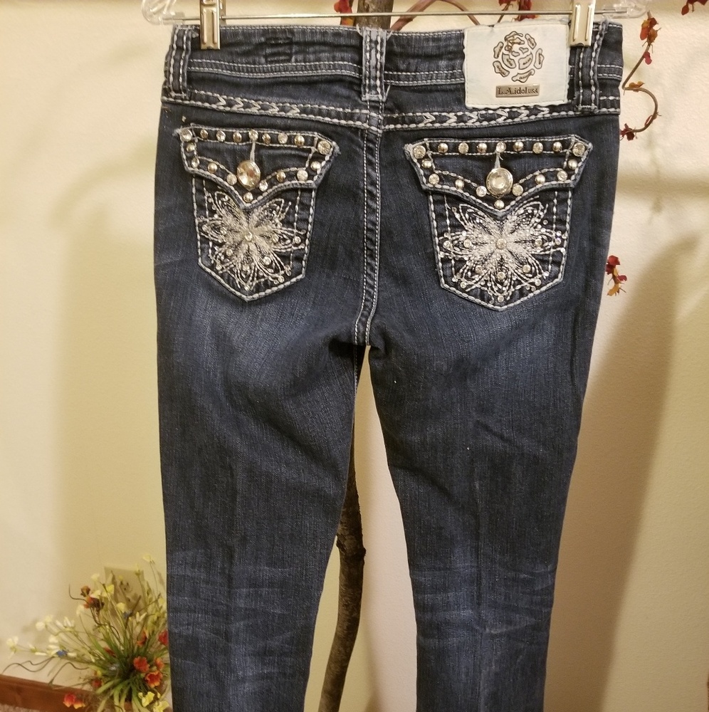 LA idol Jeans